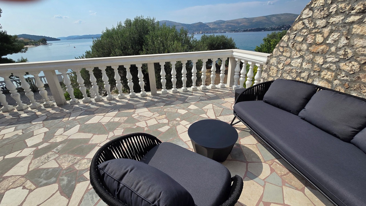 Photo of Patio Balcony in Okrug Gornji