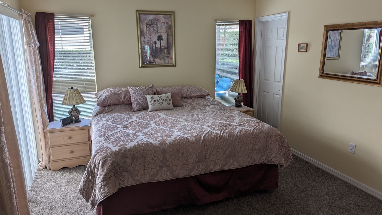 Photo of Bedroom in Lake Berkley