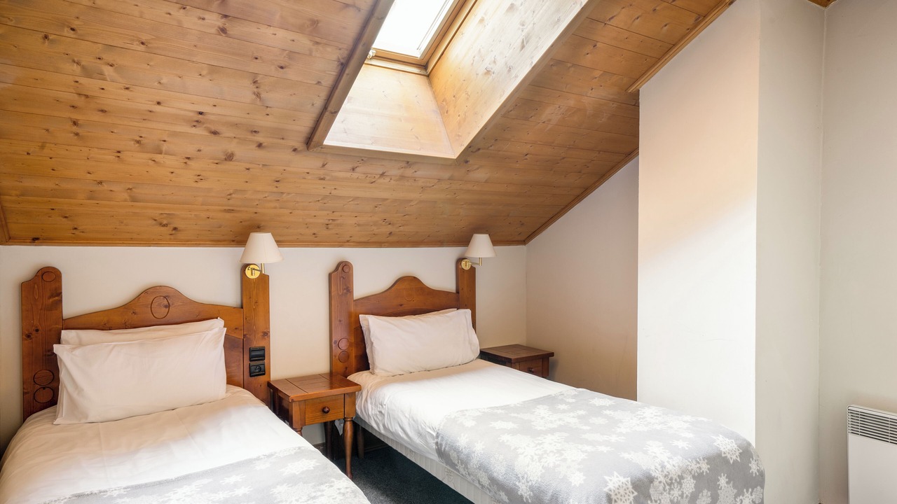 Photo of Others in Arc-1950