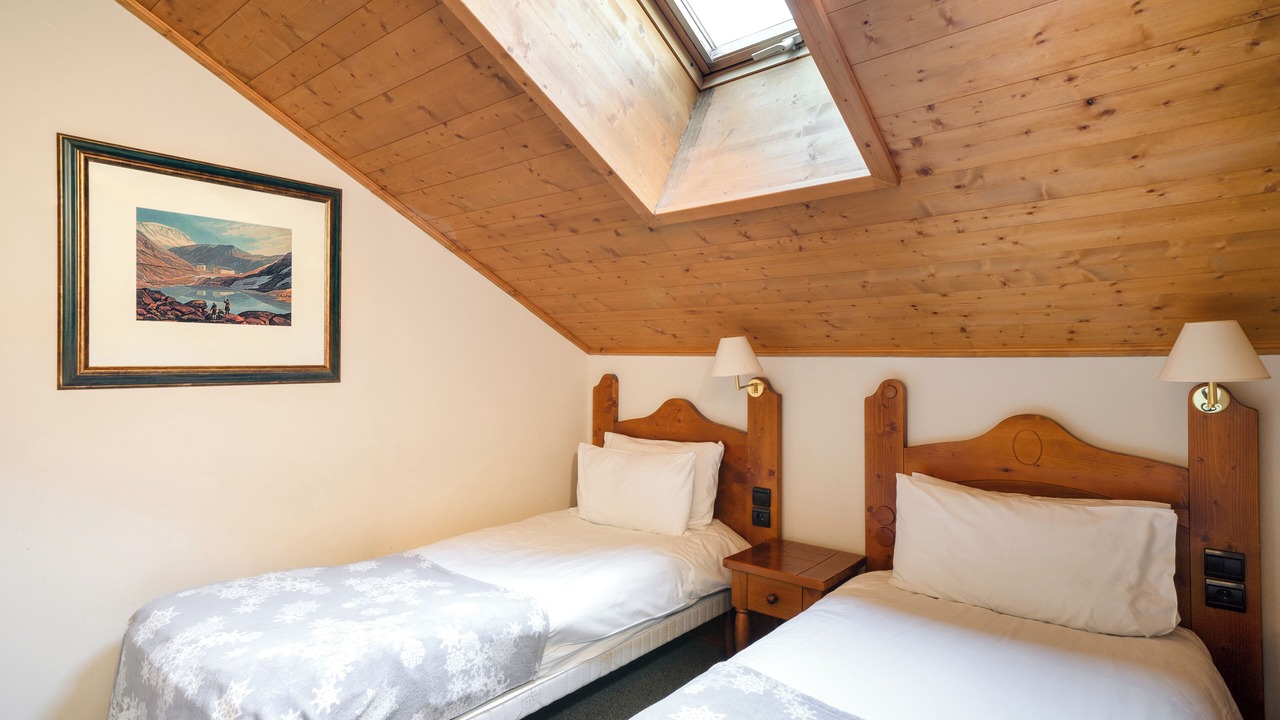 Photo of Others in Arc-1950