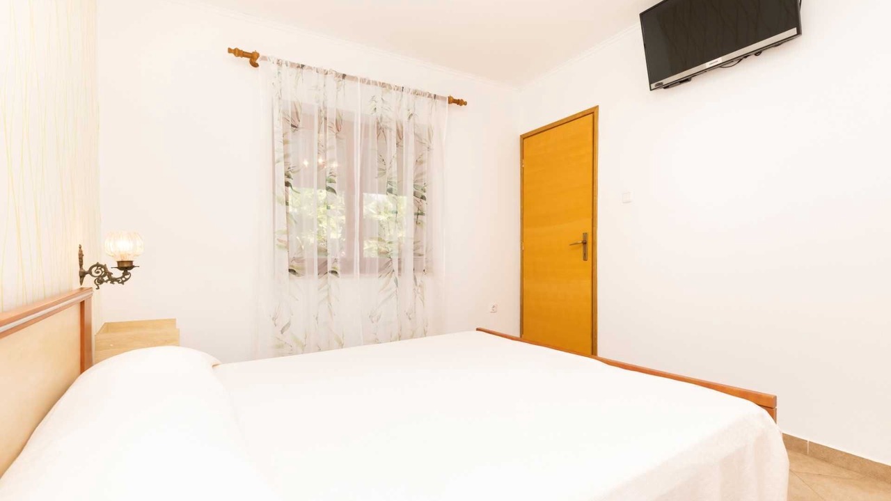 Photo of Bedroom in Cove Murtar