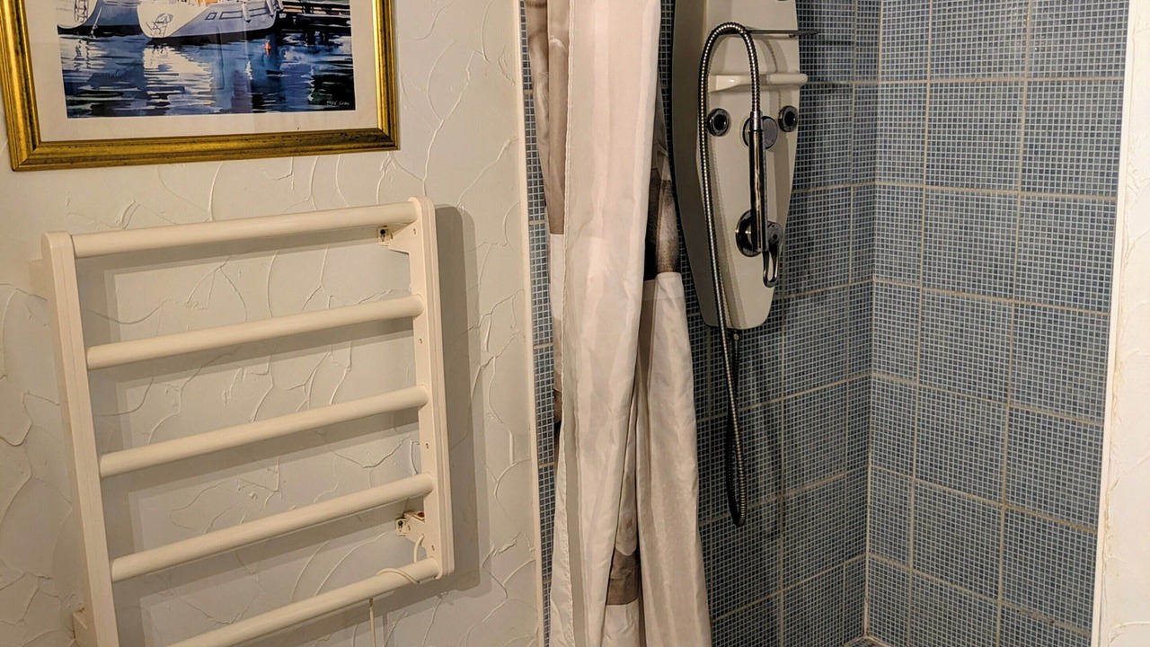 Photo of Bathroom in Laroque-des-Alberes