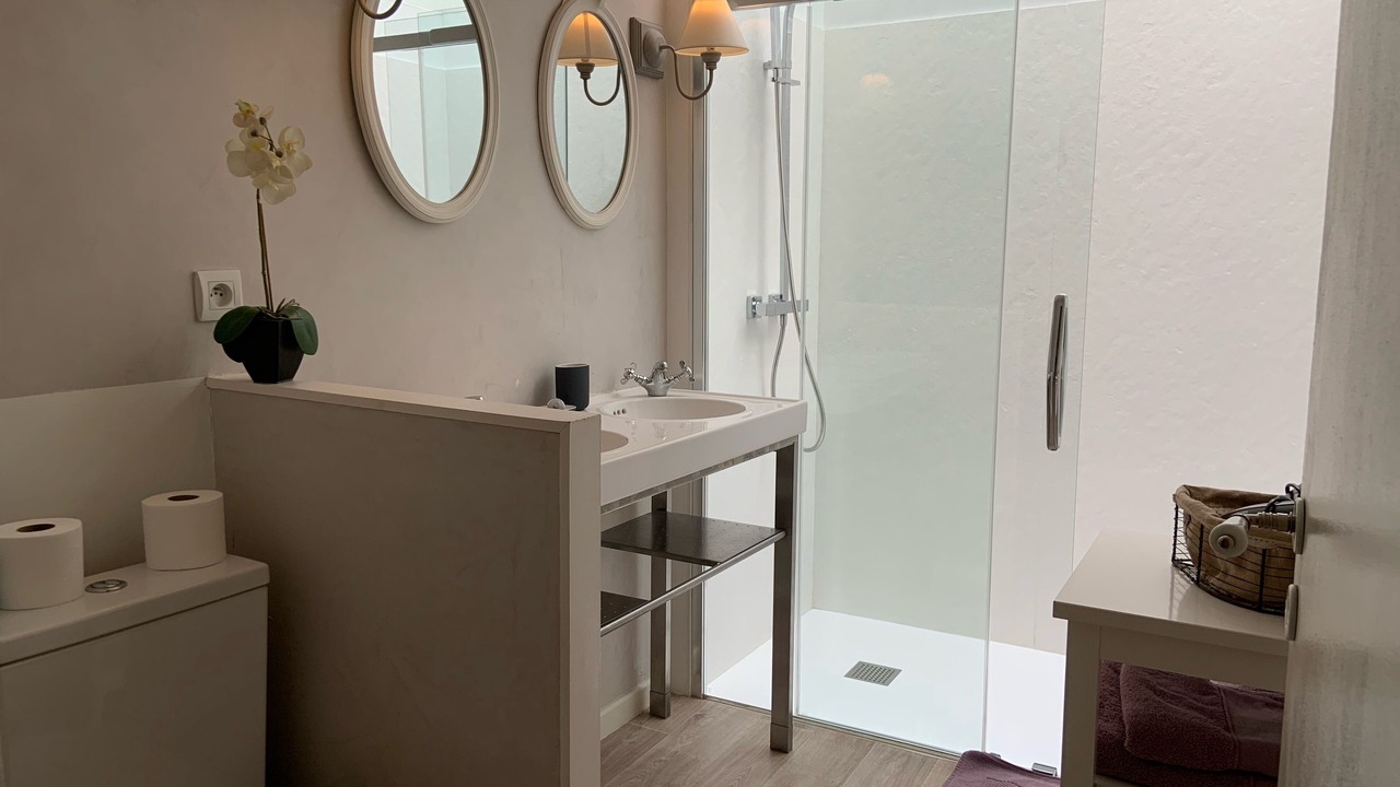 Photo of Bathroom in Quartier Vieux Marche-Cathedrale