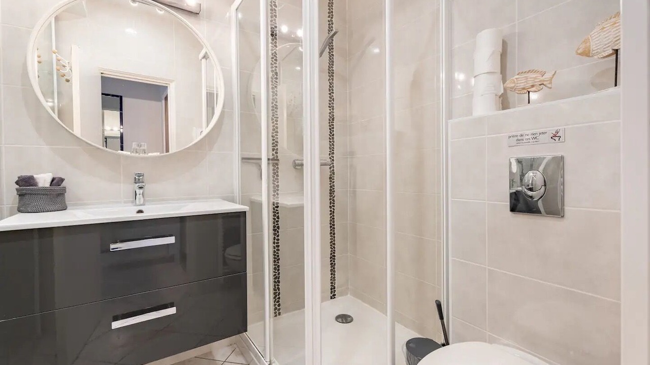 Photo of Bathroom in Saint-Ideuc
