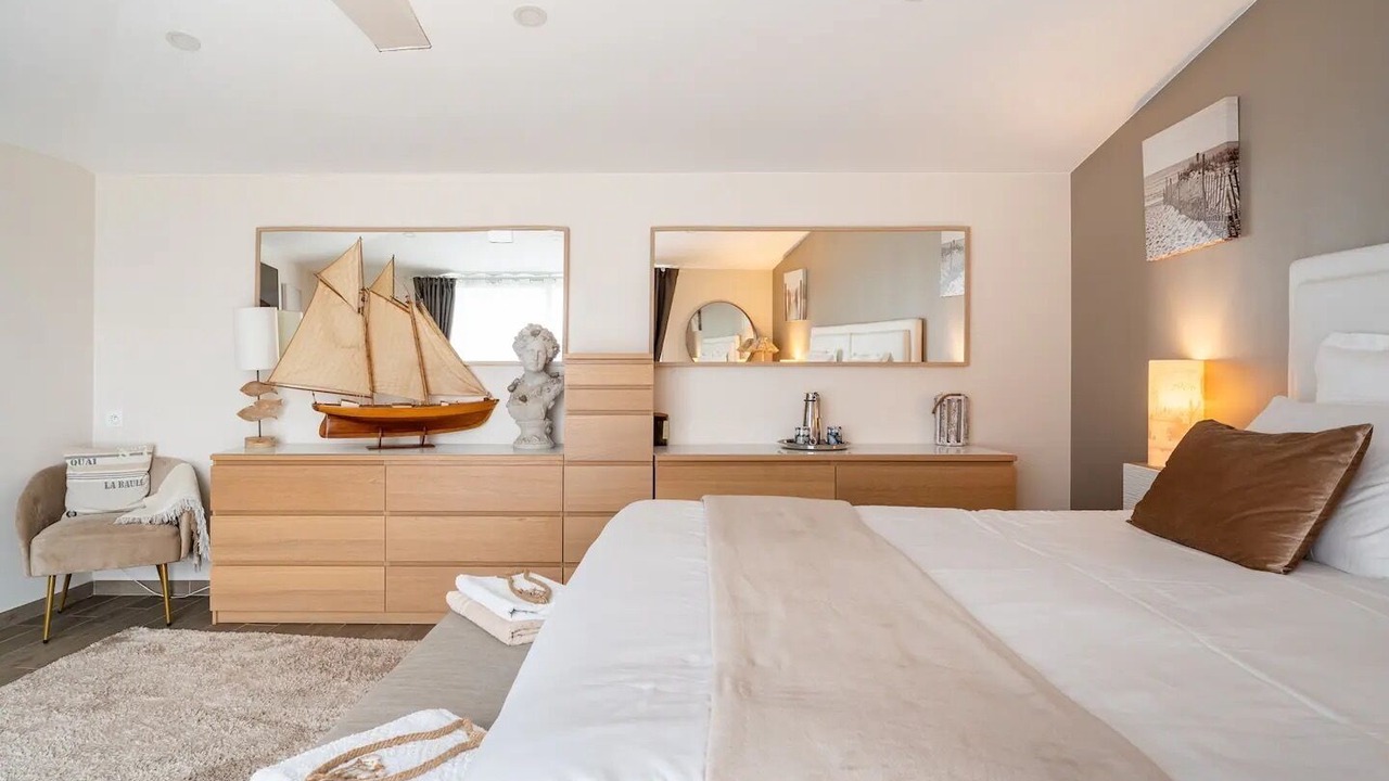 Photo of Bedroom in Saint-Ideuc
