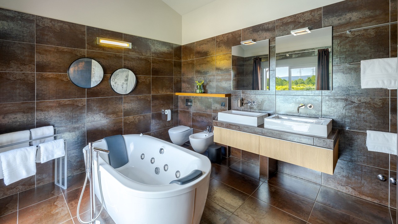 Photo of Bathroom in Topid