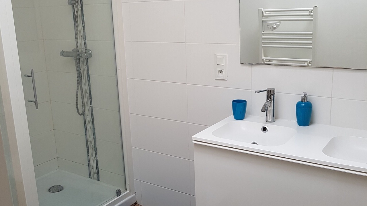 Photo of Bathroom in Billiers