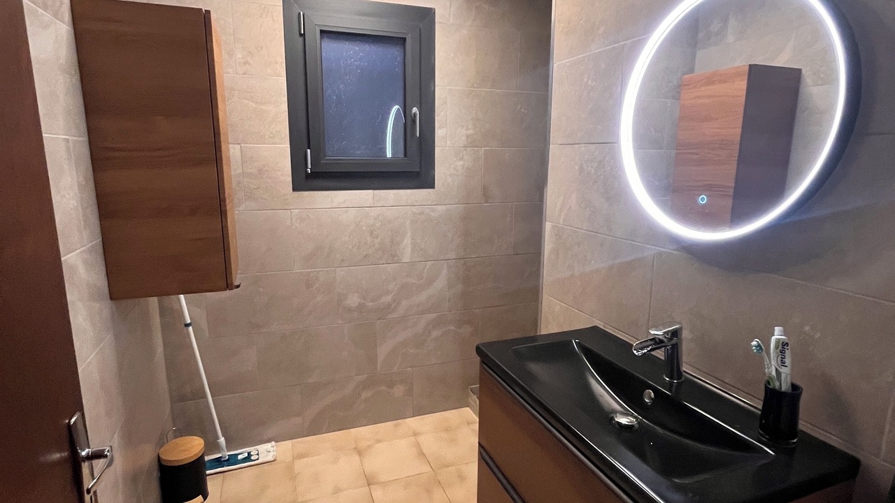 Photo of Bathroom in Camelas