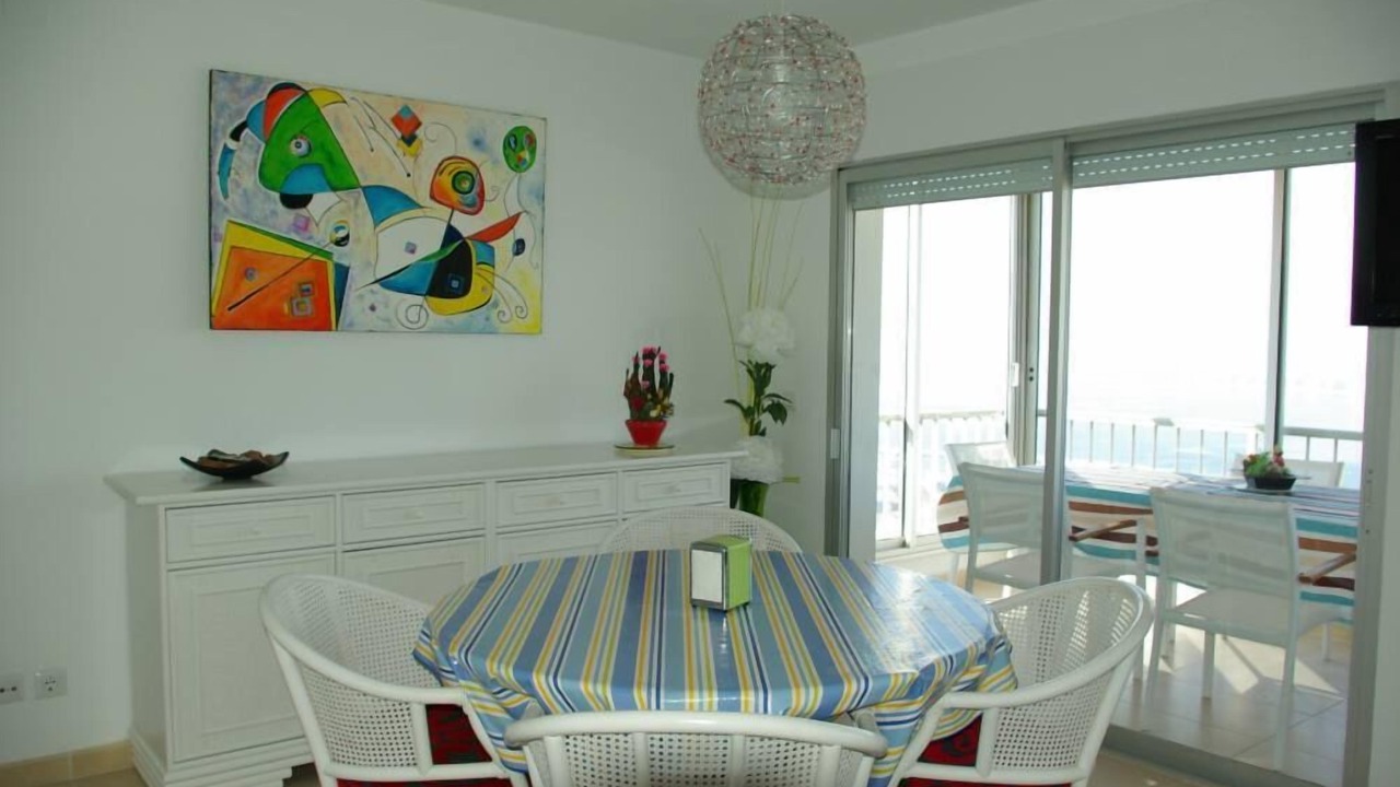 Photo of Livingroom in Roses Town Center
