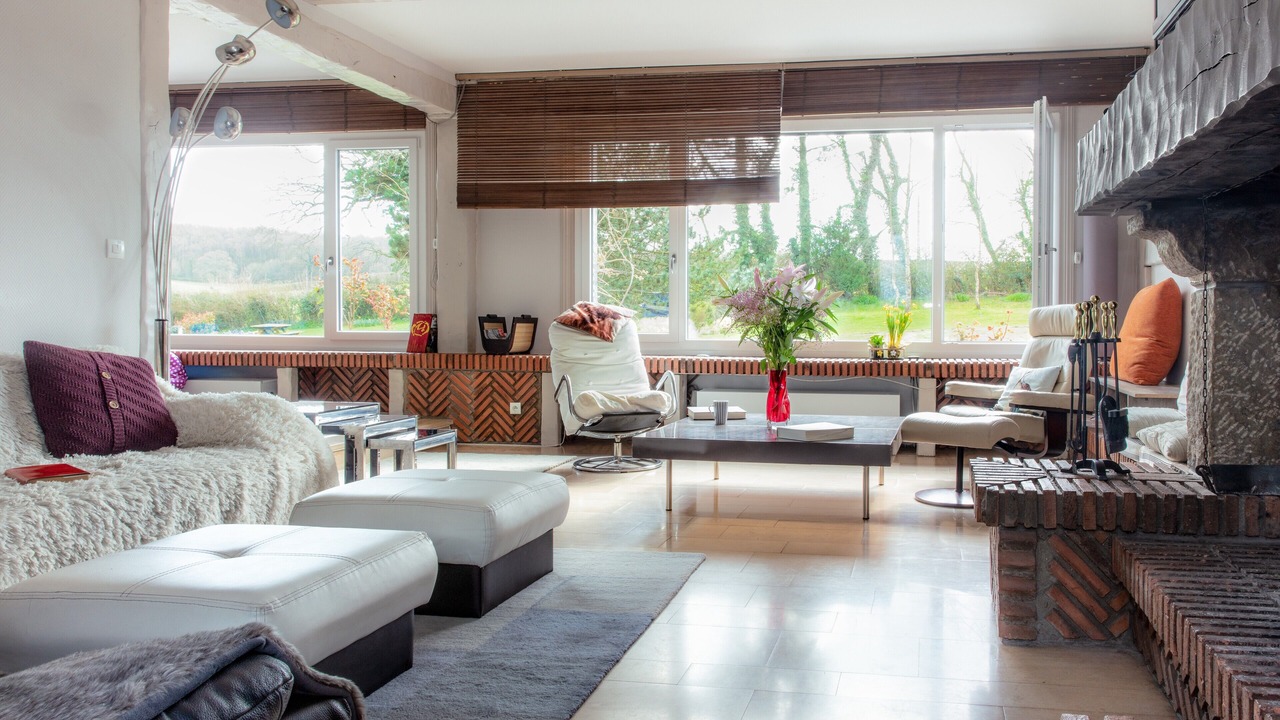 Photo of Others in Carly