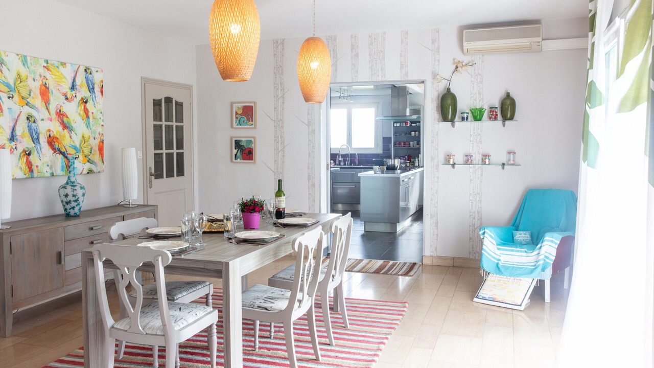 Photo of Others in Carly