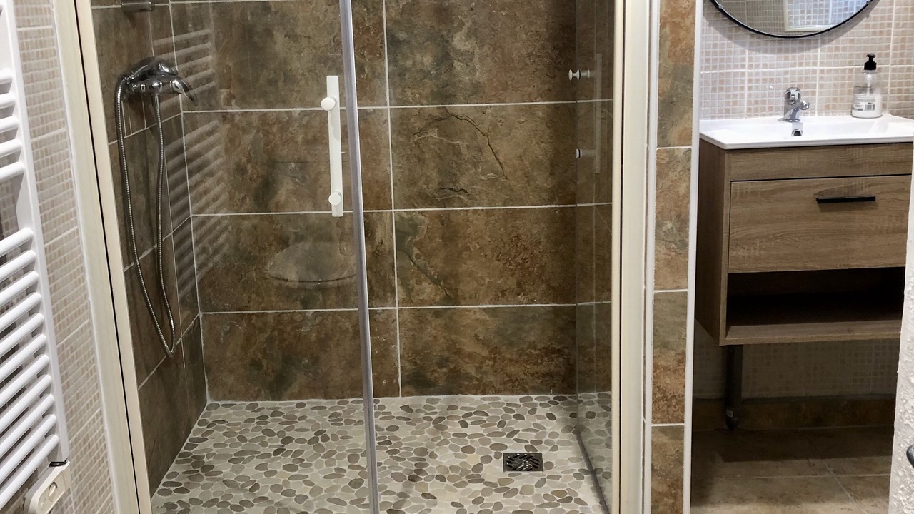 Photo of Bathroom in Fosse