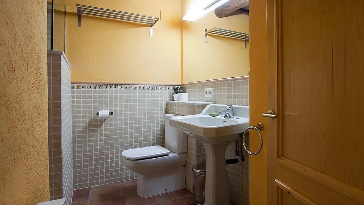 Photo of Bathroom in Avinyo