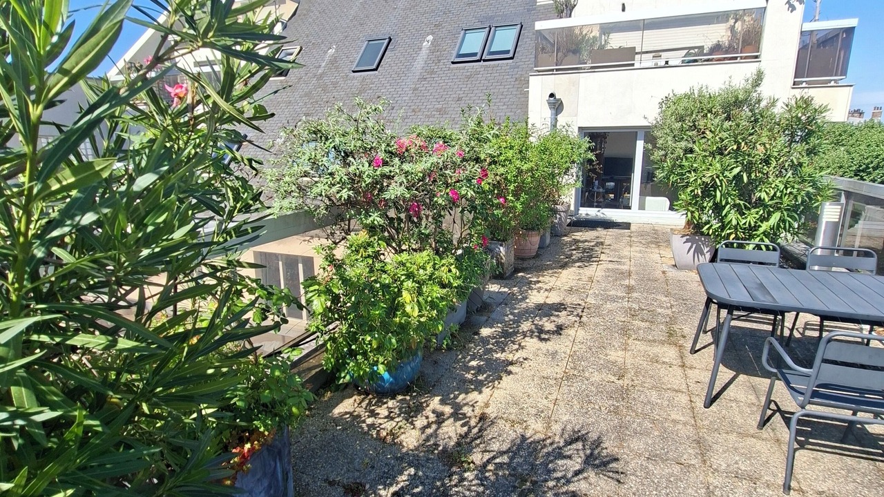 Photo of Outdoor in Arsenal