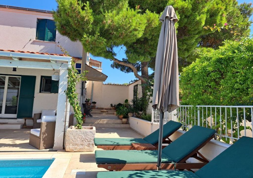 Photo of Patio Balcony in Maslinica