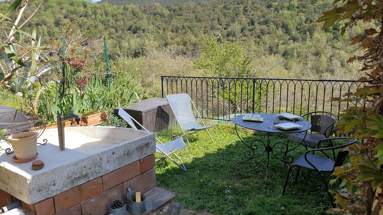 Photo of Outdoor in Reynes
