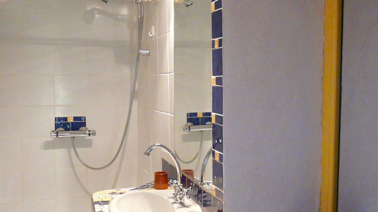 Photo of Bathroom in Reynes