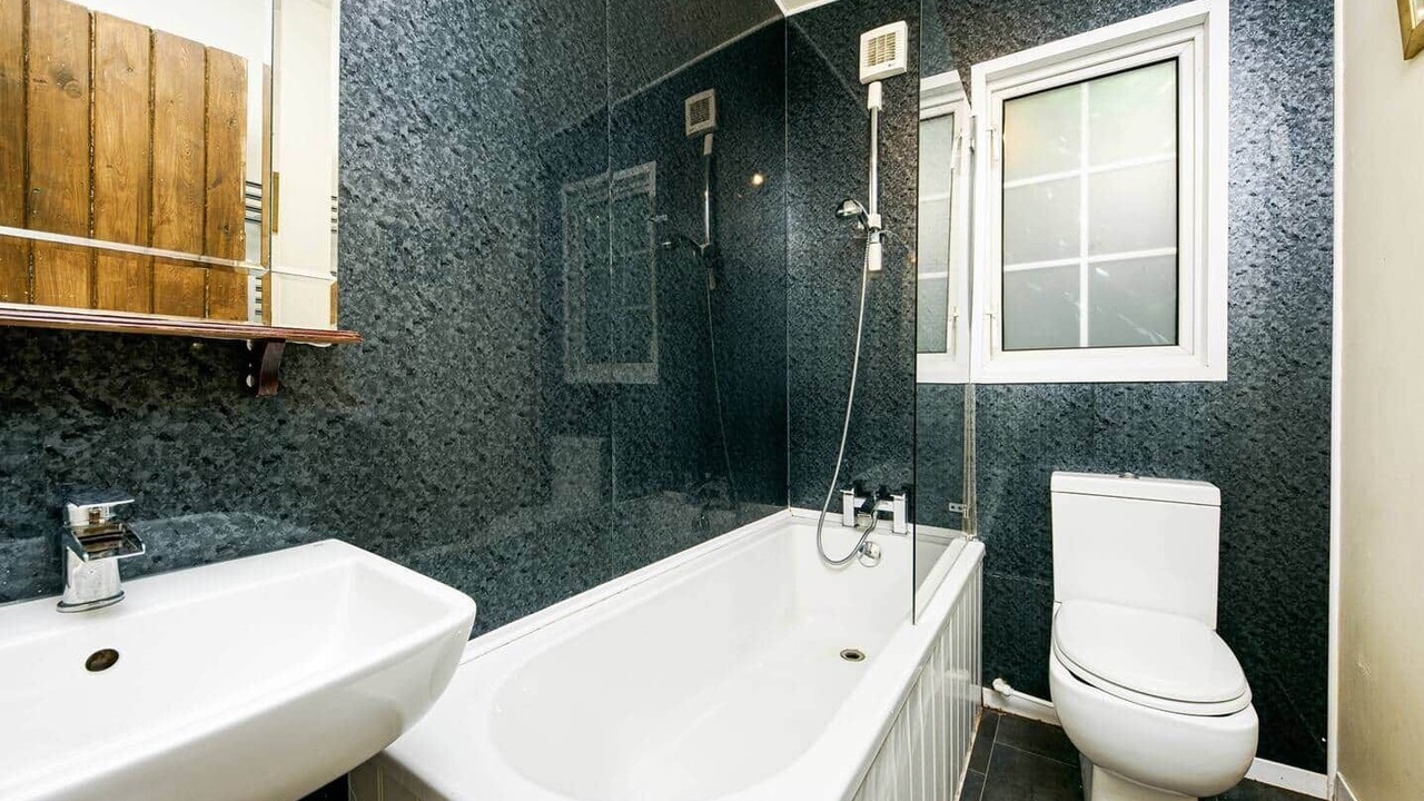 Photo of Bathroom in Wick