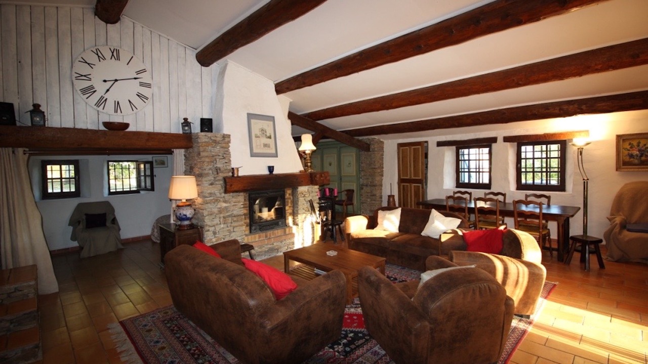 Photo of Livingroom in Pierrerue