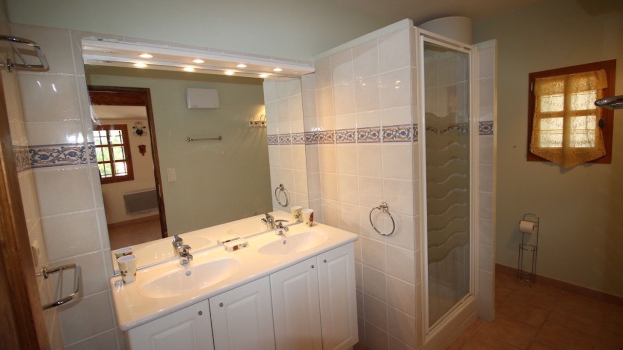 Photo of Bathroom in Pierrerue