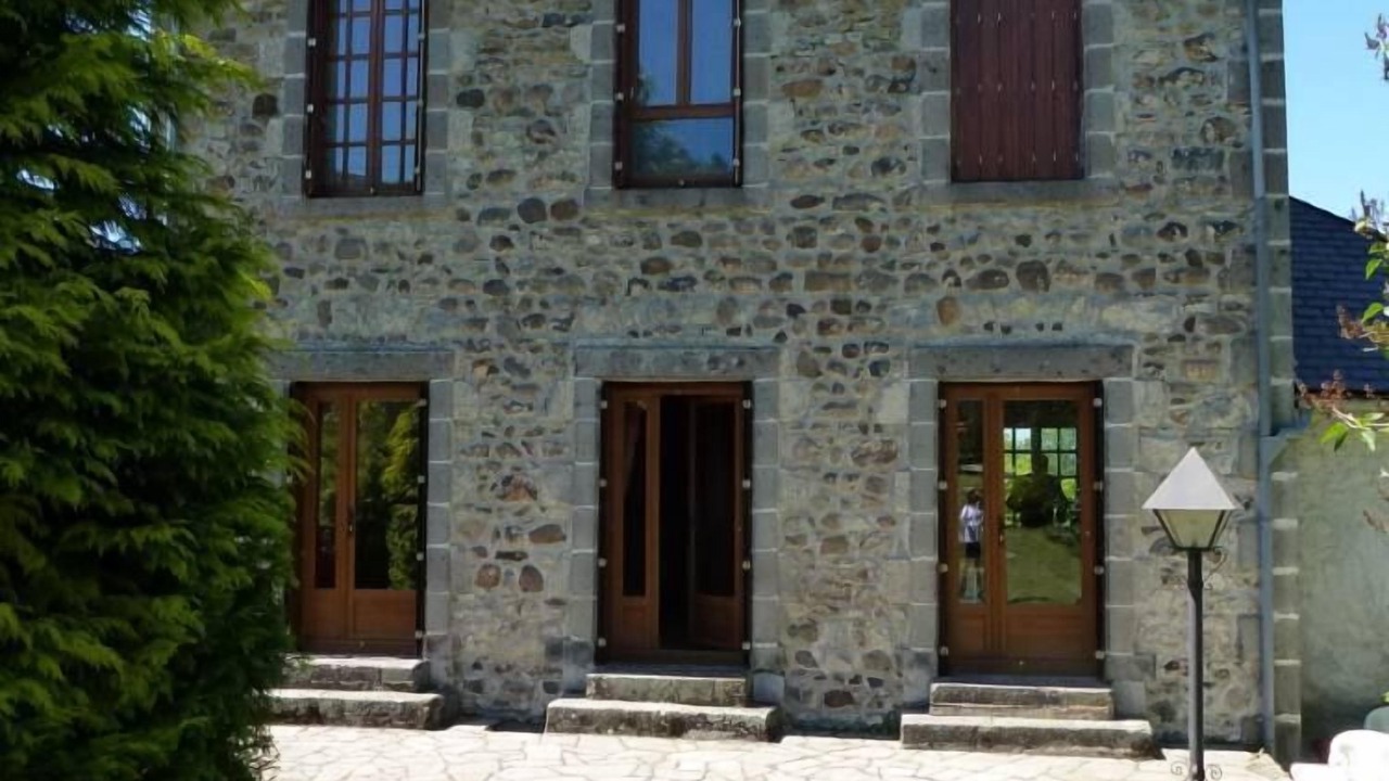 Photo of Patio Balcony in Saint-Sauves-d'Auvergne