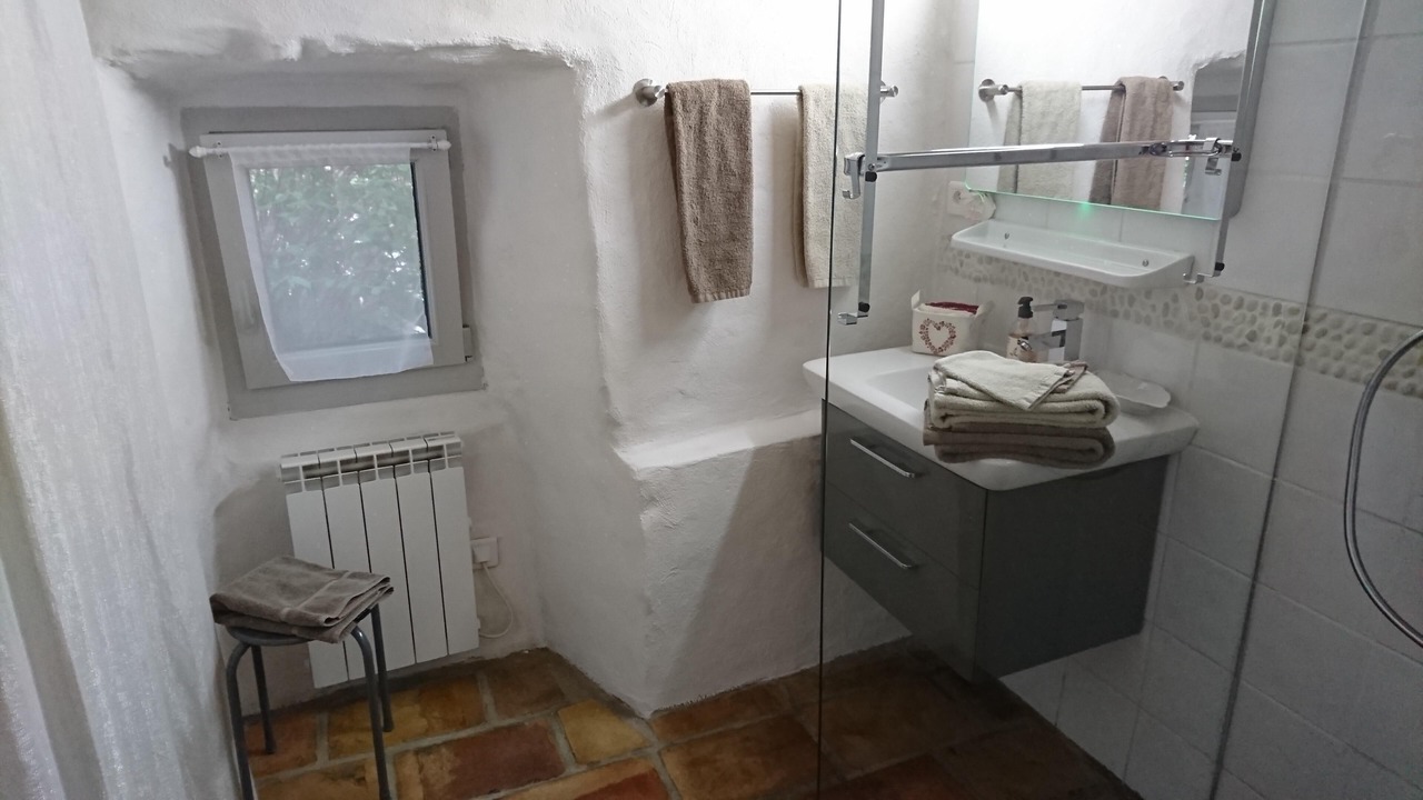 Photo of Bathroom in Saint-Florent-sur-Auzonnet