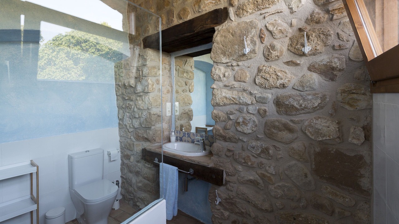 Photo of Bathroom in Llado