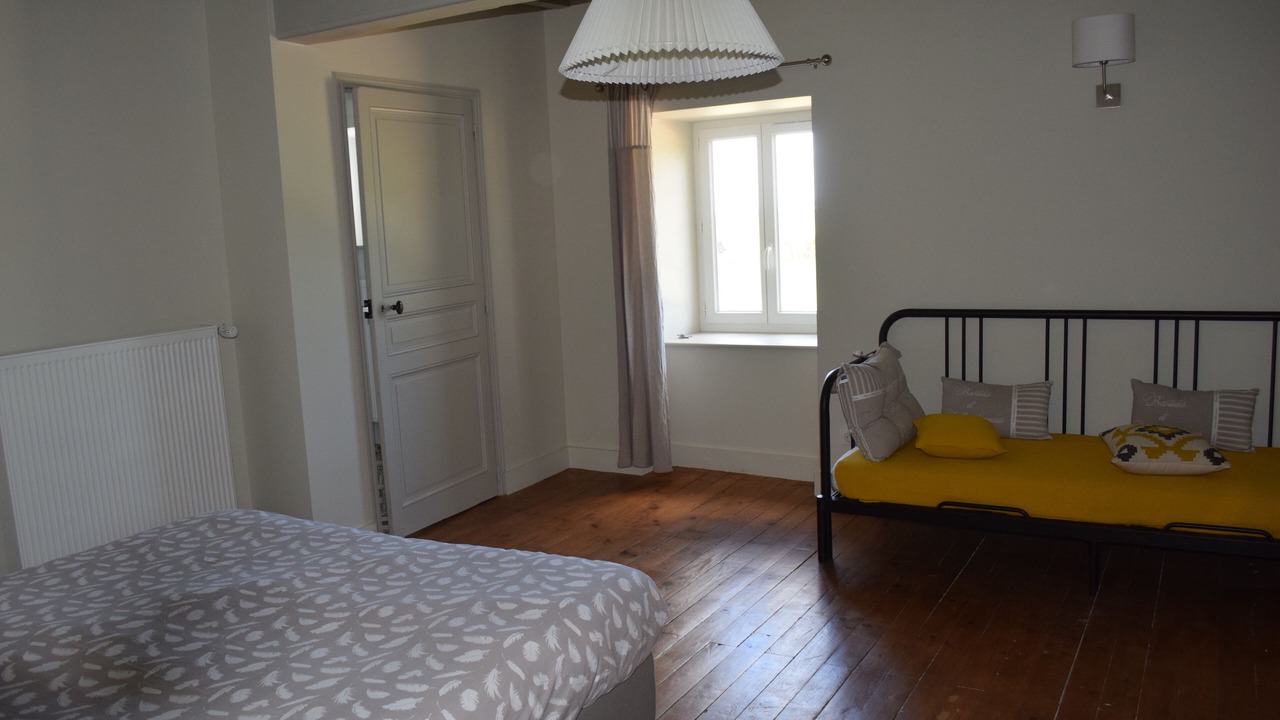 Photo of Bedroom in Saint-Symphorien-de-Lay