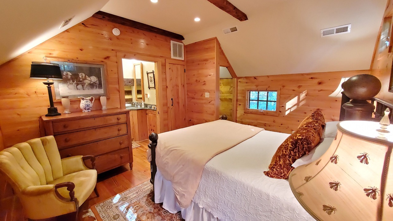 Photo of Bedroom in Bent Mountain