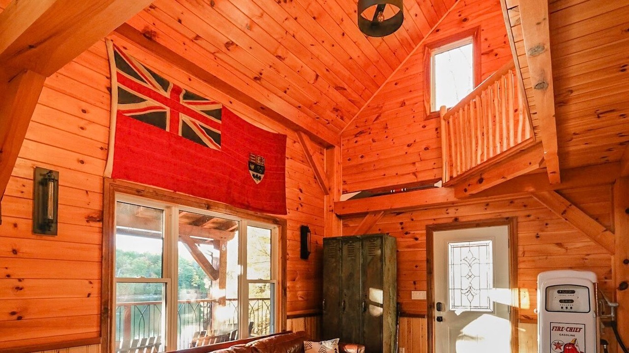 Photo of Livingroom in Frontenac