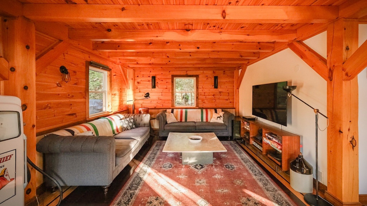 Photo of Livingroom in Frontenac