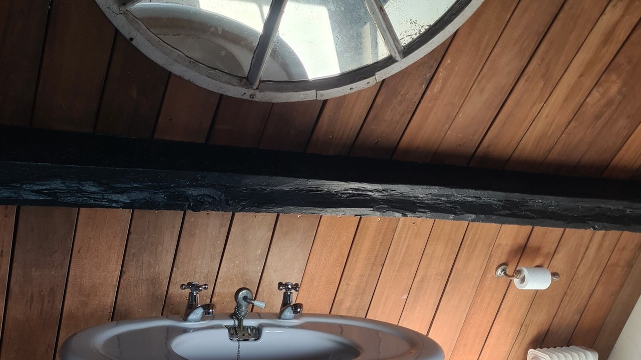 Photo of Bathroom in Arsenal