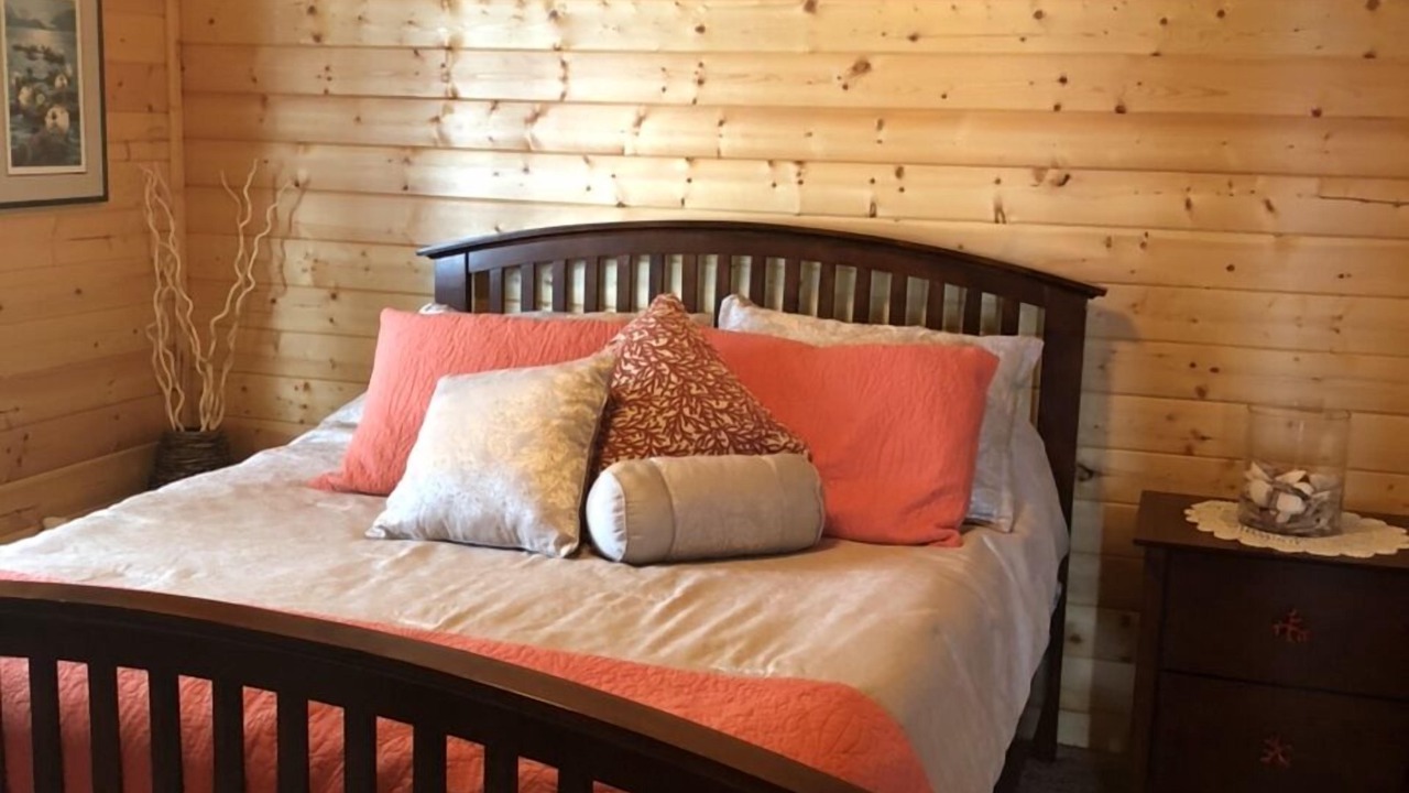 Photo of Bedroom in Homer