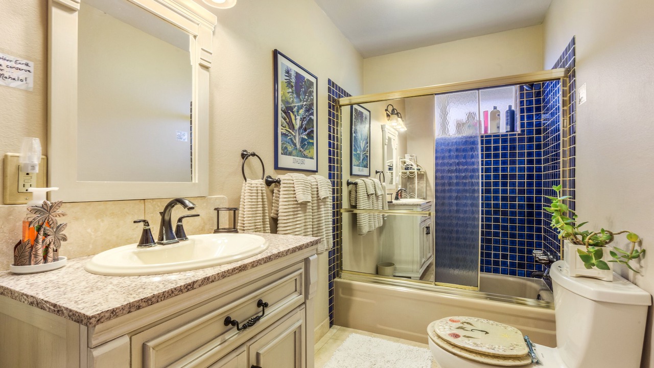 Photo of Bathroom in Kona Paradise