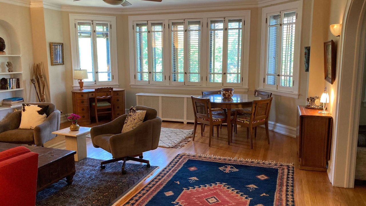 Photo of Livingroom in North Evanston