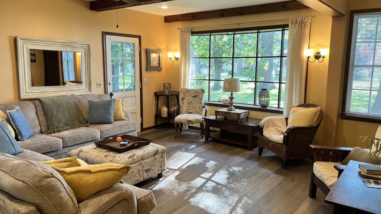 Photo of Livingroom in Waverly Beach