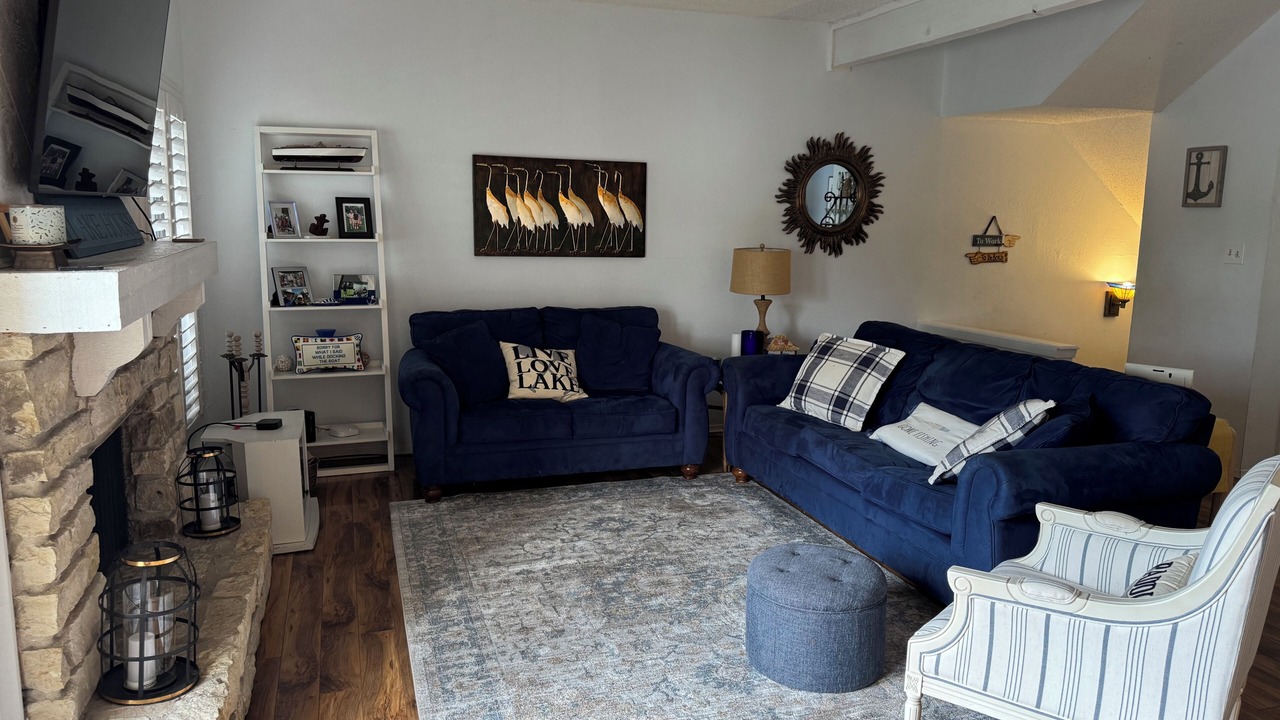 Photo of Livingroom in Horseshoe Bay