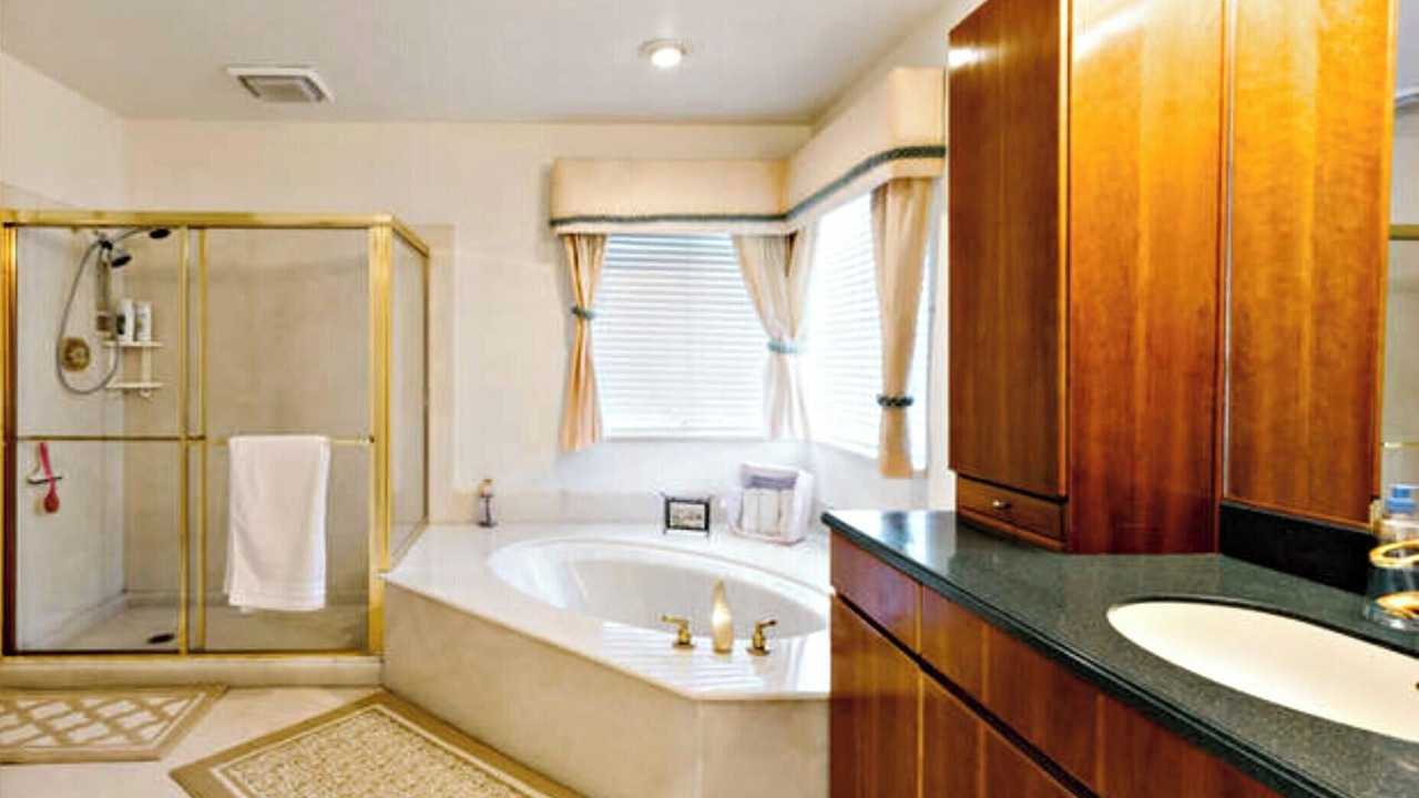 Photo of Bathroom in Union City