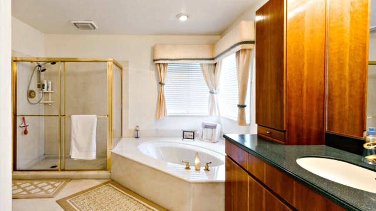 Photo of Bathroom in Union City