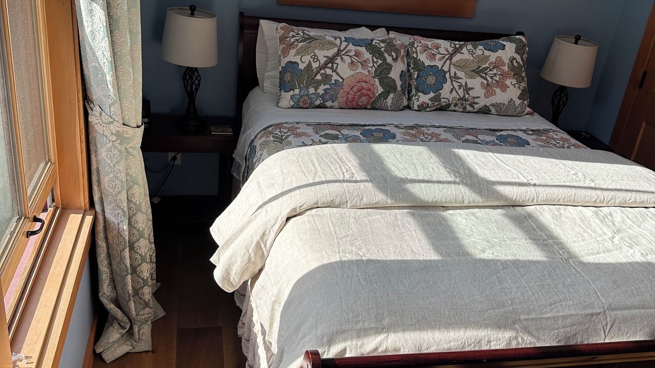 Photo of Bedroom in Eastsound