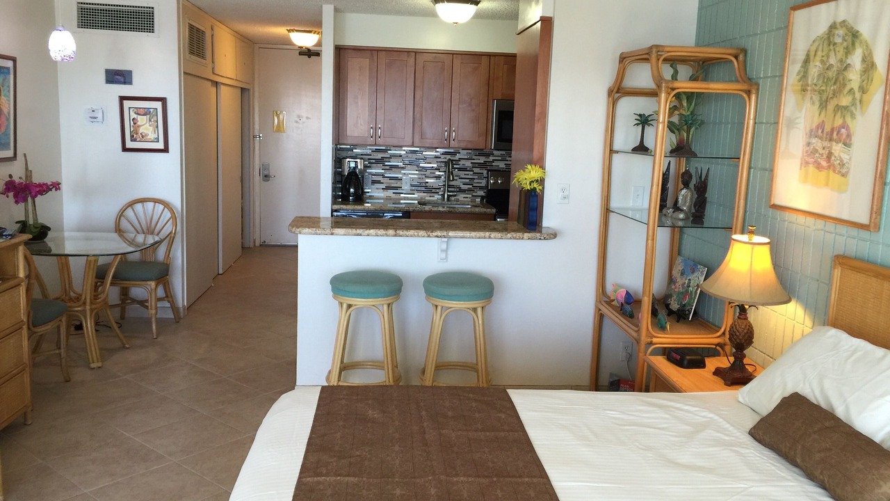 Photo of Bedroom in Historic Lahaina Front Street