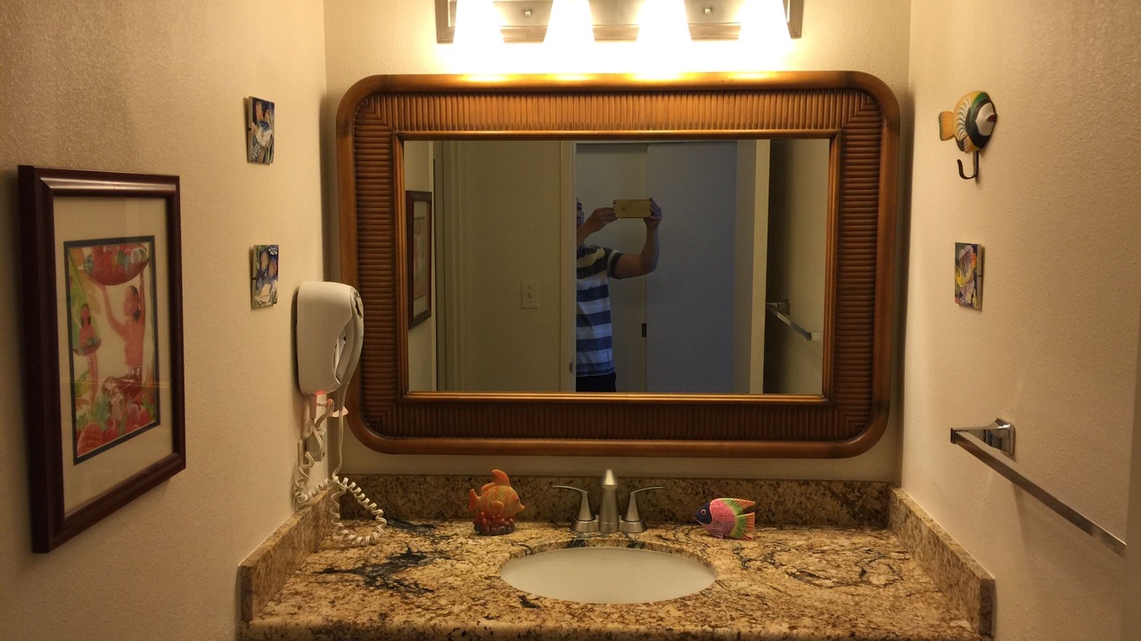 Photo of Bathroom in Historic Lahaina Front Street