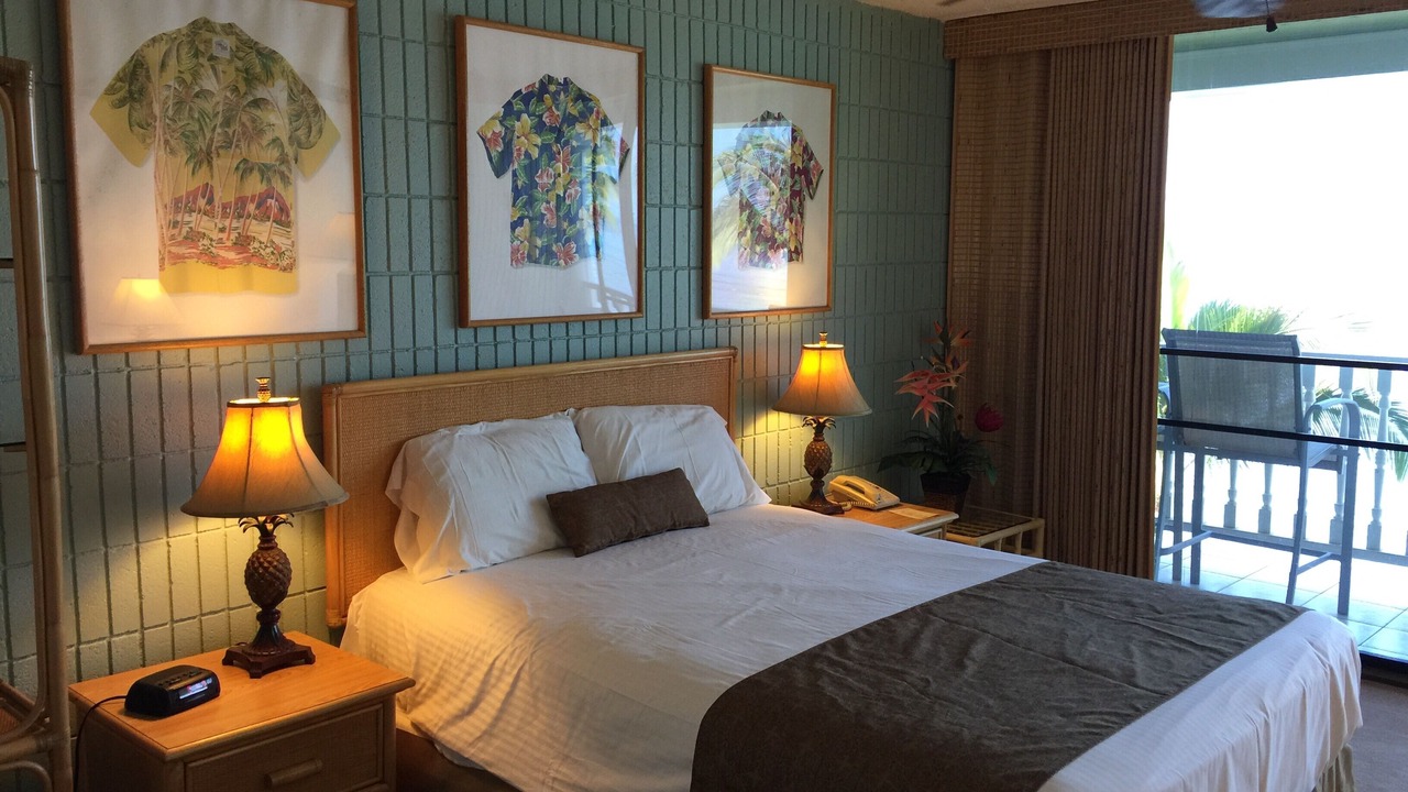 Photo of Bedroom in Historic Lahaina Front Street