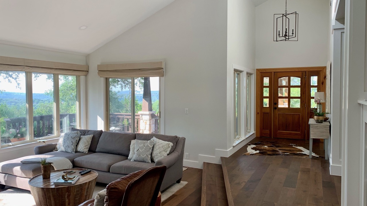 Photo of Livingroom in Barton Creek Highlands