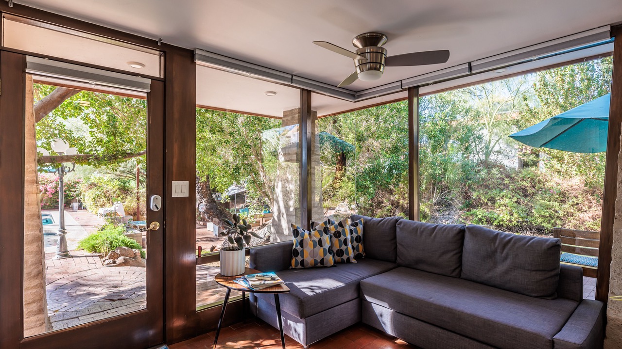 Photo of Livingroom in Camelback East
