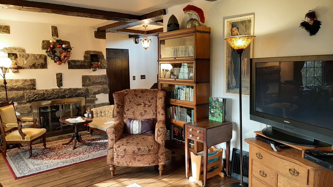 Photo of Livingroom in West Elmira