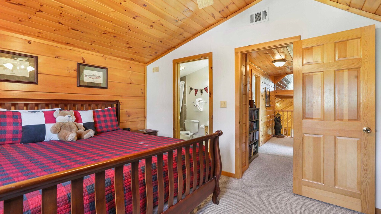 Photo of Bedroom in Wears Valley