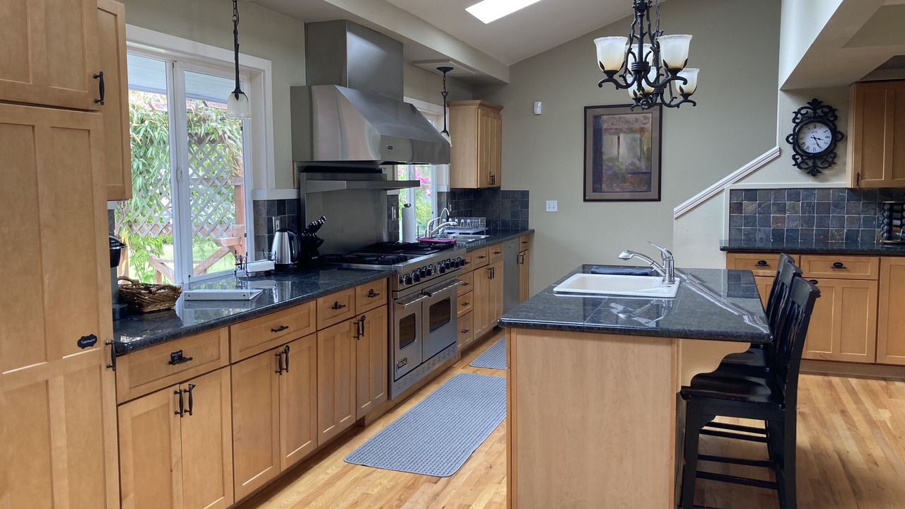 Photo of Kitchen in Warm Beach