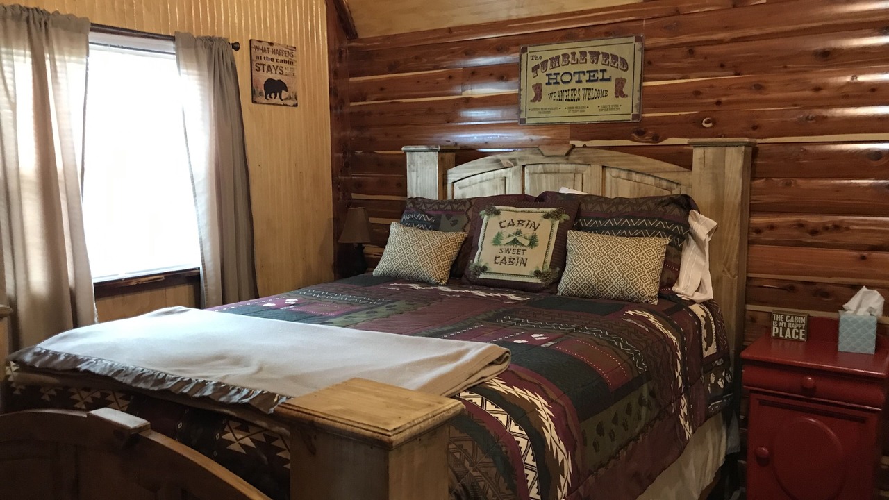 Photo of Bedroom in Hughes County