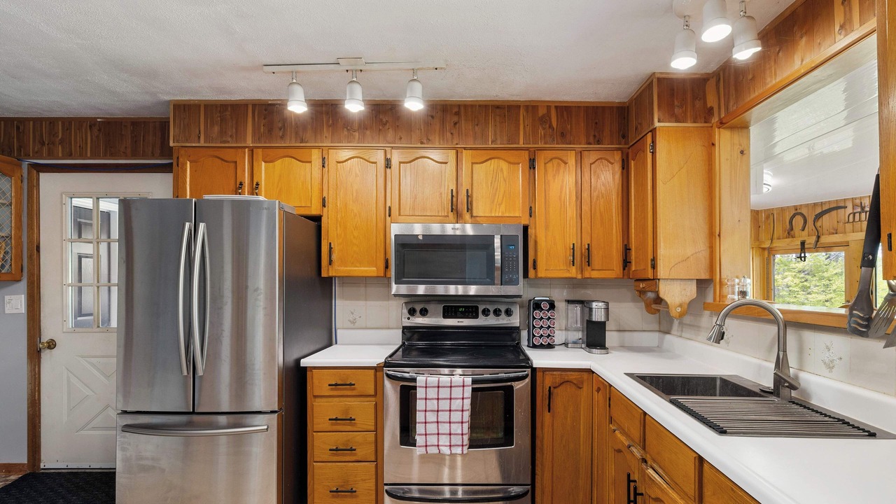 Photo of Kitchen in Central Frontenac